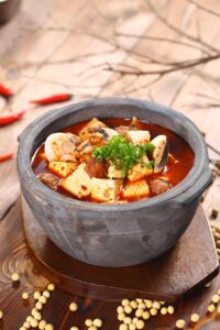 活ガニを使ったかにすき鍋が楽しめる温泉旅館での2泊3日の料理はどう変わる？