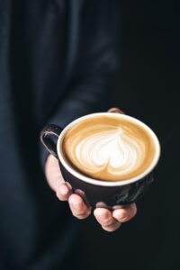 活ガニを使ったかにすき鍋の温泉宿料金比較はどこでできる？